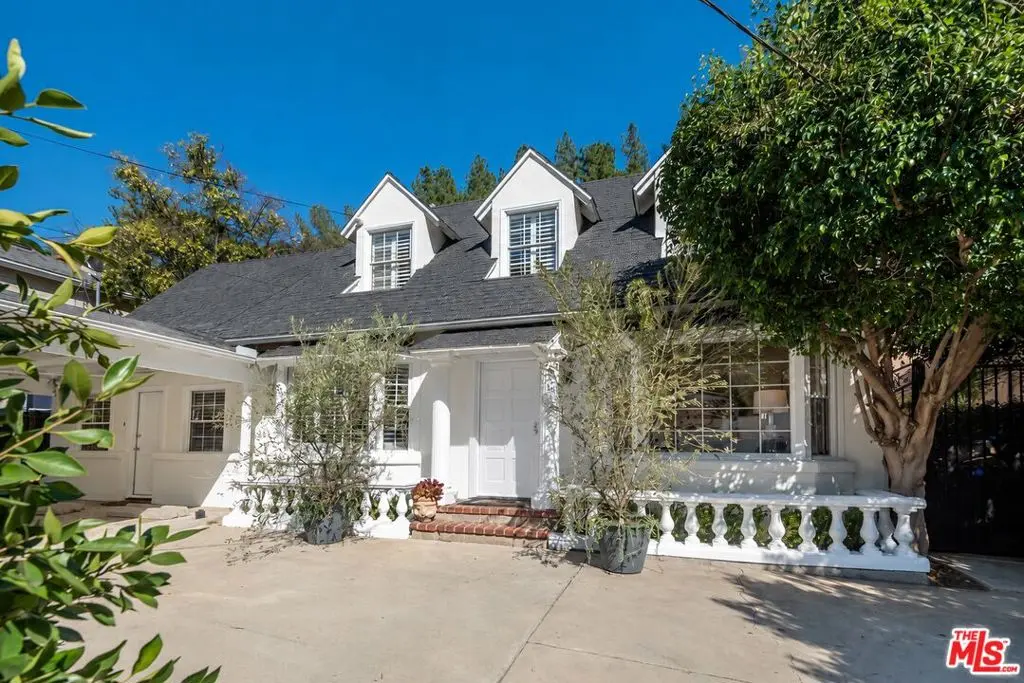 Single Family Residence for rent at 1664 Benedict Canyon Drive, Beverly Hills, CA featuring 4 beds and 3 baths