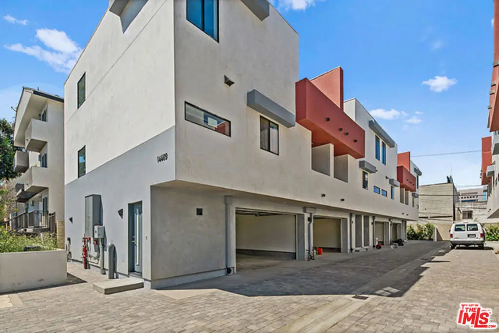 14403 Tiara Street 5, Van Nuys, CA — listing photo 1