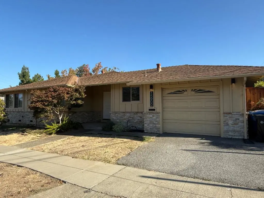 Residential Lease for rent at 15900 Los Gatos - Almaden Road, Los Gatos, Santa Clara County, CA featuring 2 beds and 1 bath