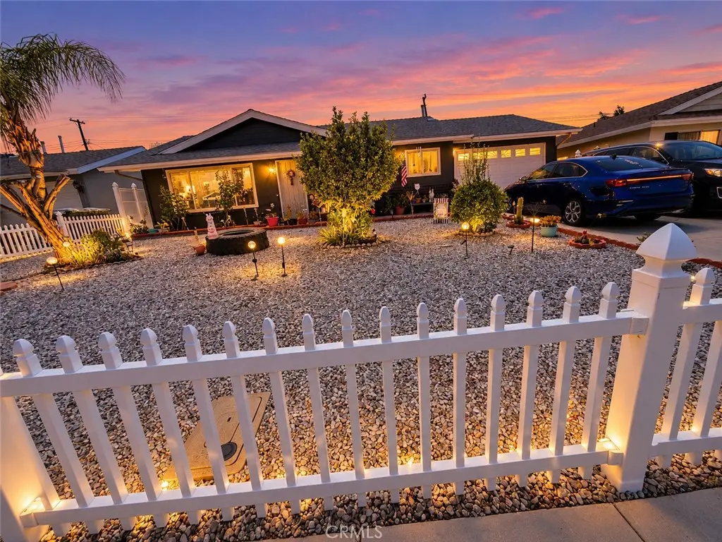 Single Family Residence for sale at 395 Jade, Hemet, CA featuring 3 beds and 2 baths