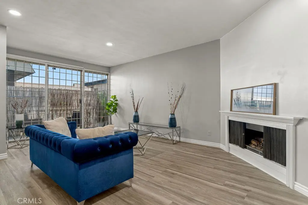 Condominium for sale at 400 S La Fayette Park Place 315, Los Angeles, CA featuring 2 beds and 2 baths