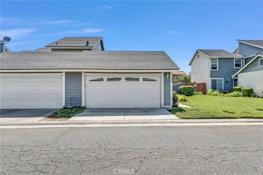 Townhouse for sale at 1173 S Cactus 25, Rialto, CA featuring 2 beds and 2 baths