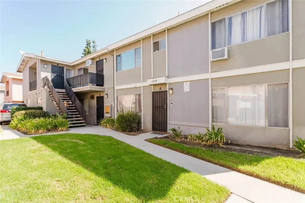 10035 Sepulveda Boulevard, San Fernando, CA — listing photo 1