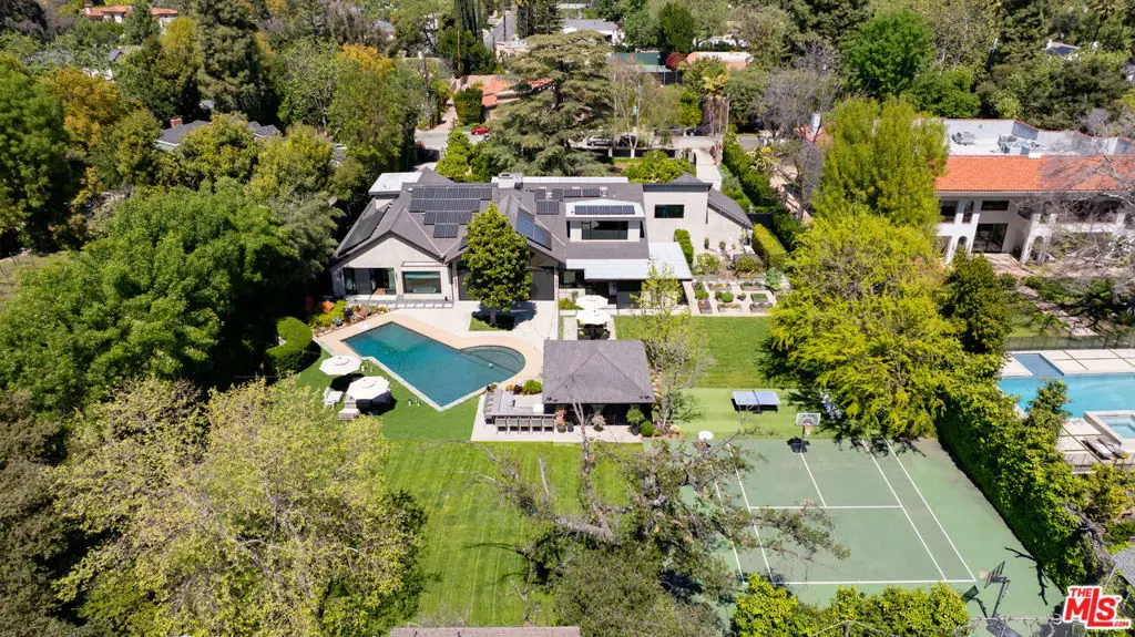 17352 Magnolia Boulevard, Encino, CA — listing photo 1