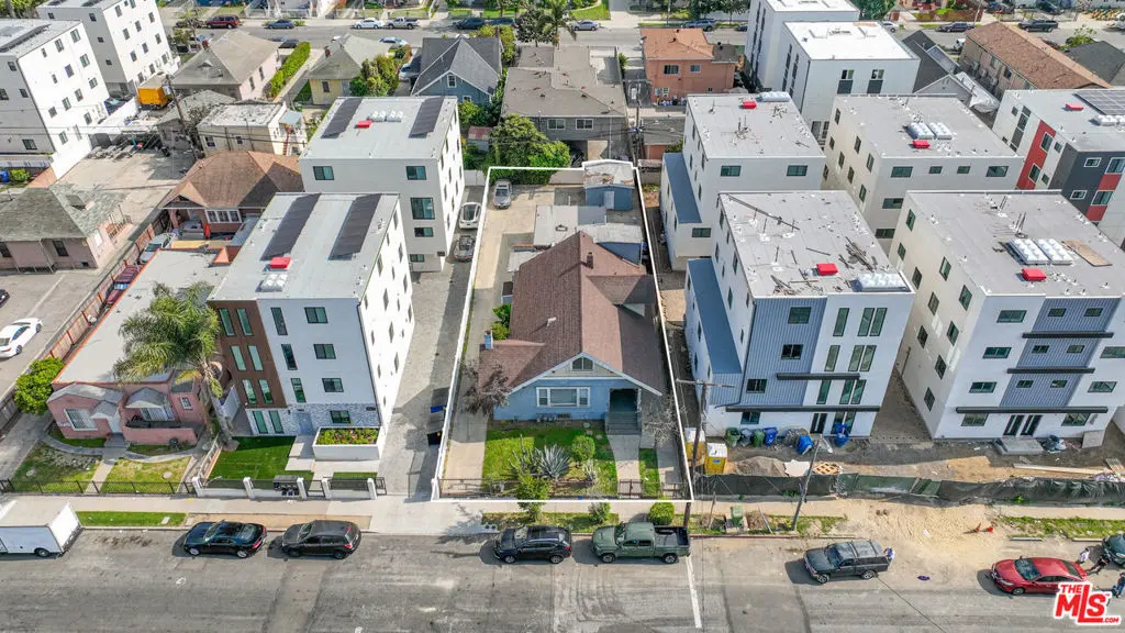 1318 W 35th Place, Los Angeles, CA — listing photo 1