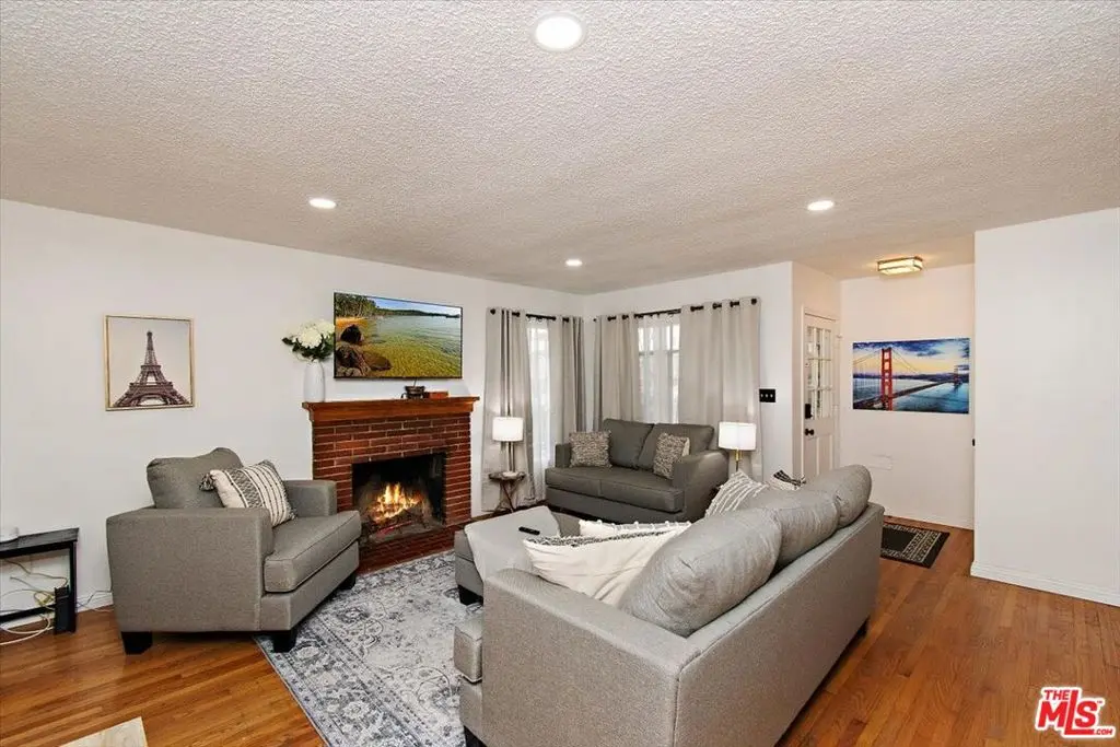 2224 W Imperial Highway 1, Hawthorne, CA — listing photo 1