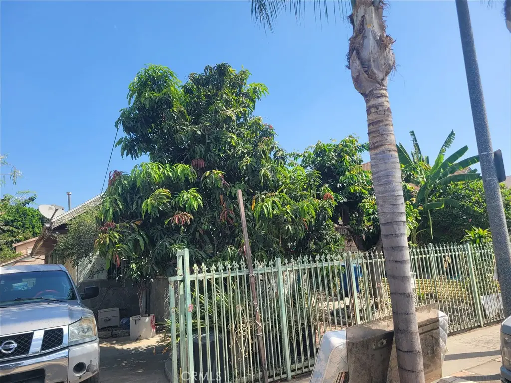 1123 E 57th, Los Angeles, CA — listing photo 1