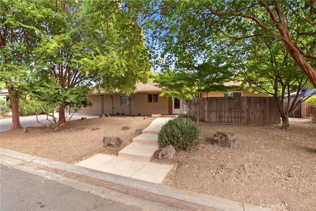 33 Lawnwood Drive, Chico, CA — listing photo 1