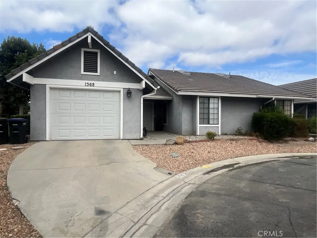 Residential Lease for rent at 1368 Randolph Circle, San Jacinto, Riverside County, CA featuring 2 beds and 2 baths