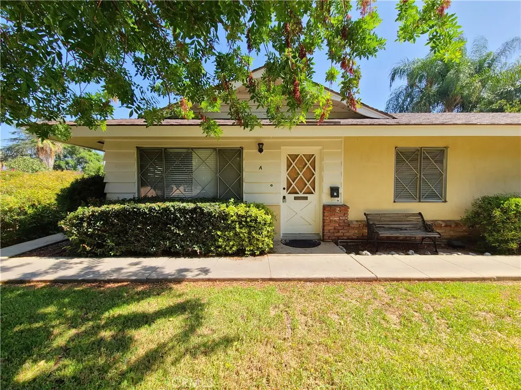 Apartment for rent at 534 Roosevelt Road A, Redlands, CA featuring 2 beds and 1 bath