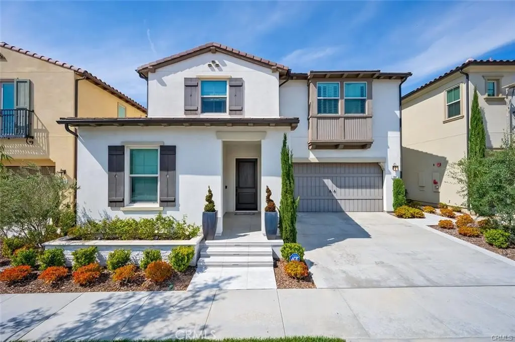Single Family Residence for rent at 107 Ritual, Irvine, CA featuring 4 beds and 5 baths
