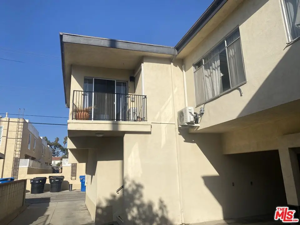 1241 17th Street 6, Santa Monica, CA — listing photo 1