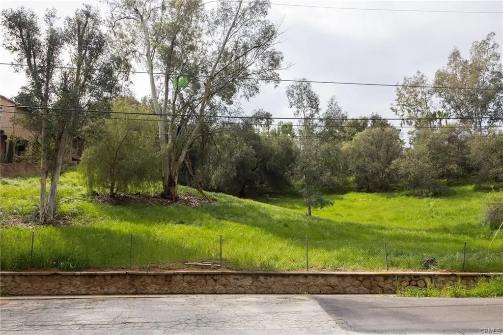 1702 Dwight, Redlands, CA — listing photo 1