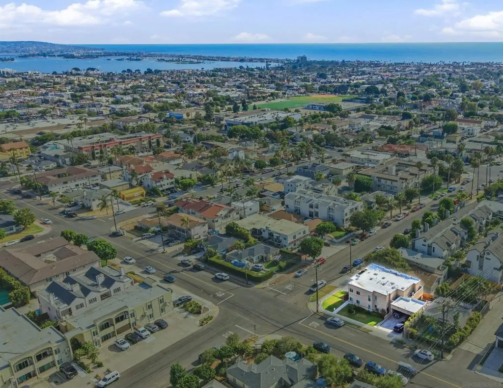 1676 Chalcedony St, San Diego, CA — listing photo 1