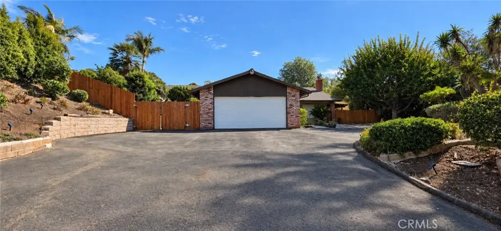 1192 Caren Road, Vista, CA — listing photo 1