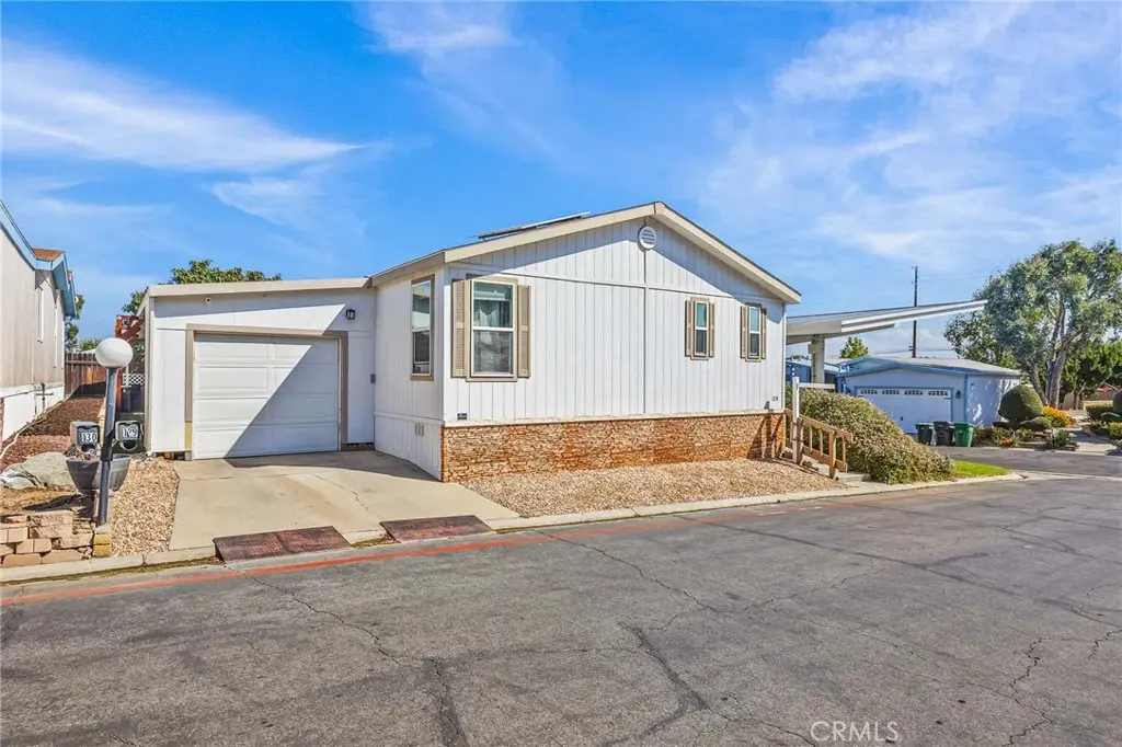 1550 Rimpau 129, Corona, CA — listing photo 1