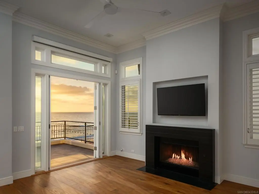 6911 Neptune Pl, La Jolla, CA — listing photo 1