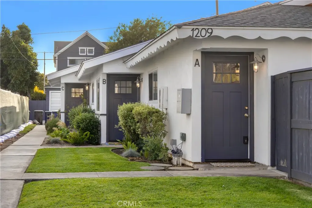 1209 Florida Street, Huntington Beach, CA — listing photo 1