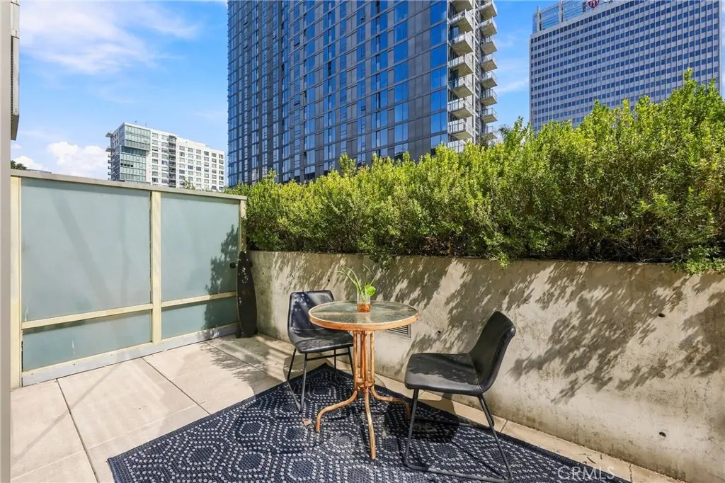 Condominium for sale at 1155 S Grand Avenue 609, Los Angeles, CA featuring 1 bed and 1 bath