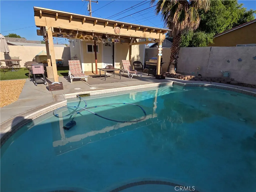 16437 Live Oak, Hesperia, CA — listing photo 1
