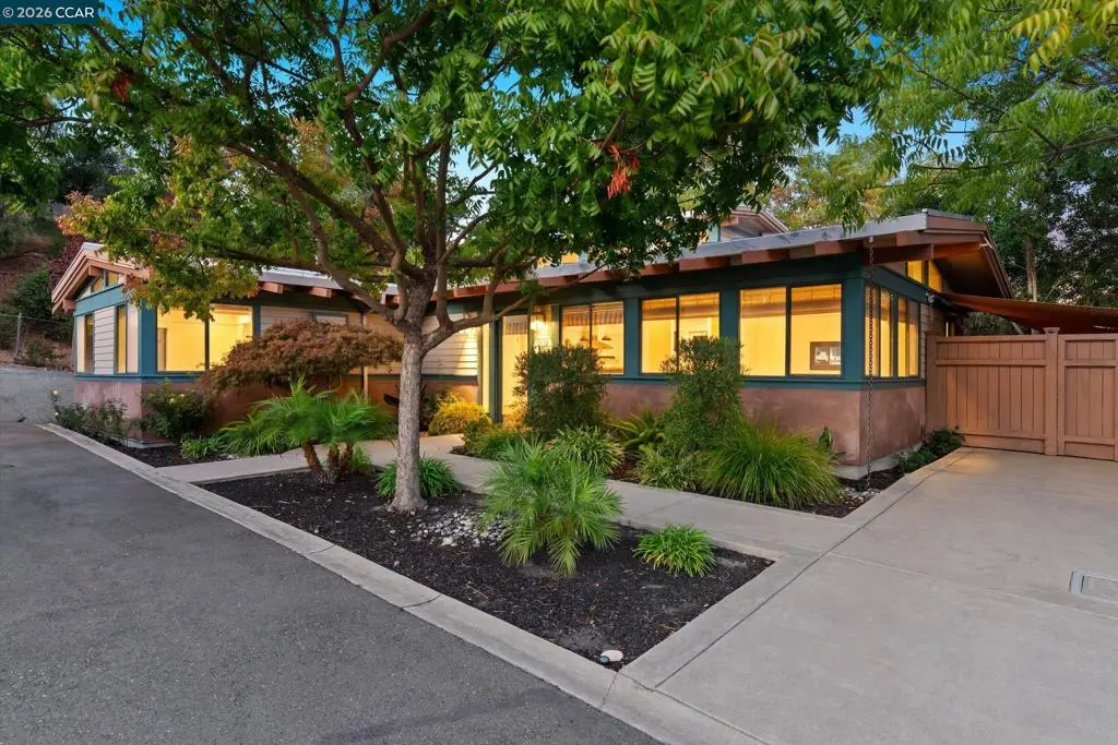 Single Family Residence for sale at 3402 Hall Ln, Lafayette, CA featuring 3 beds and 2 baths