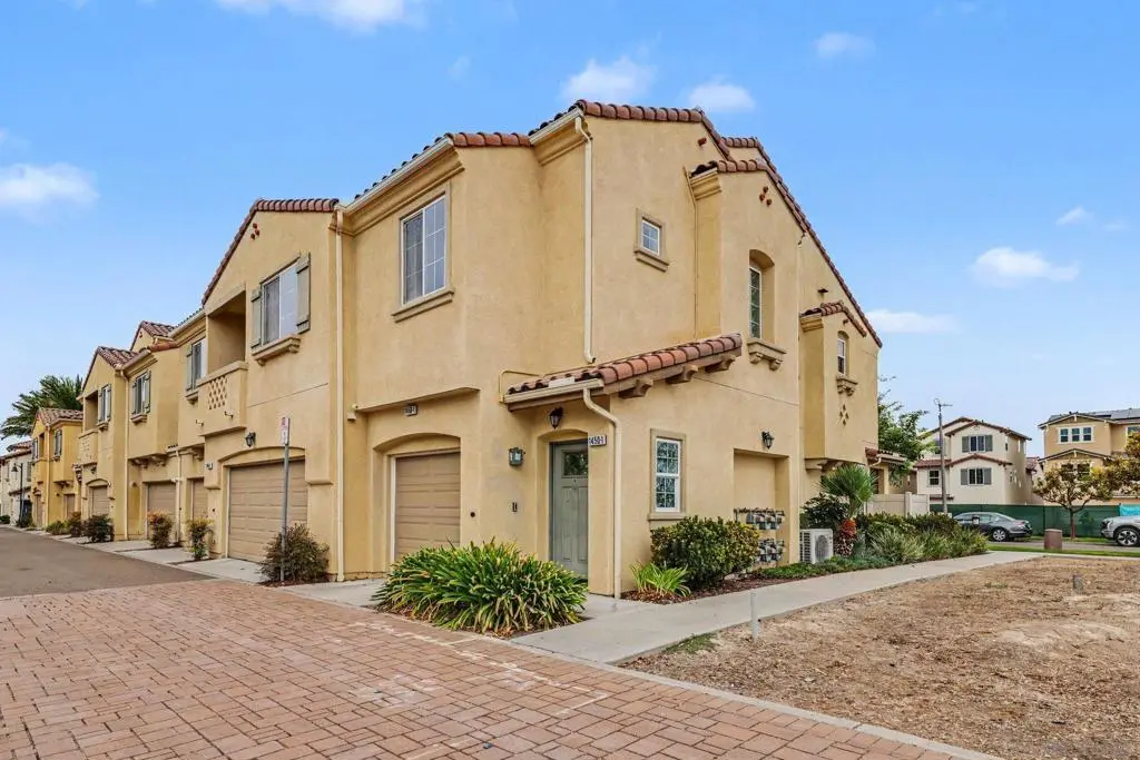 Townhouse for sale at 1450 Santa Diana Rd 1, Chula Vista, CA featuring 2 beds and 2 baths