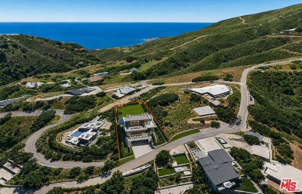 27084 Old Chimney Road, Malibu, CA — listing photo 1