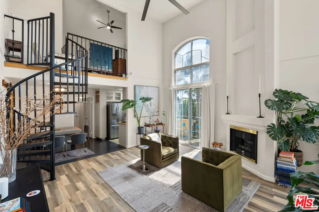 7101 La Tijera Boulevard J201, Los Angeles, CA — listing photo 1