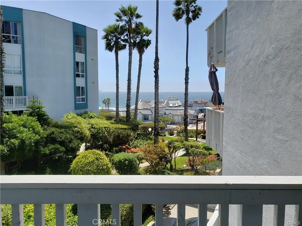 620 The Village 211, Redondo Beach, CA — listing photo 1