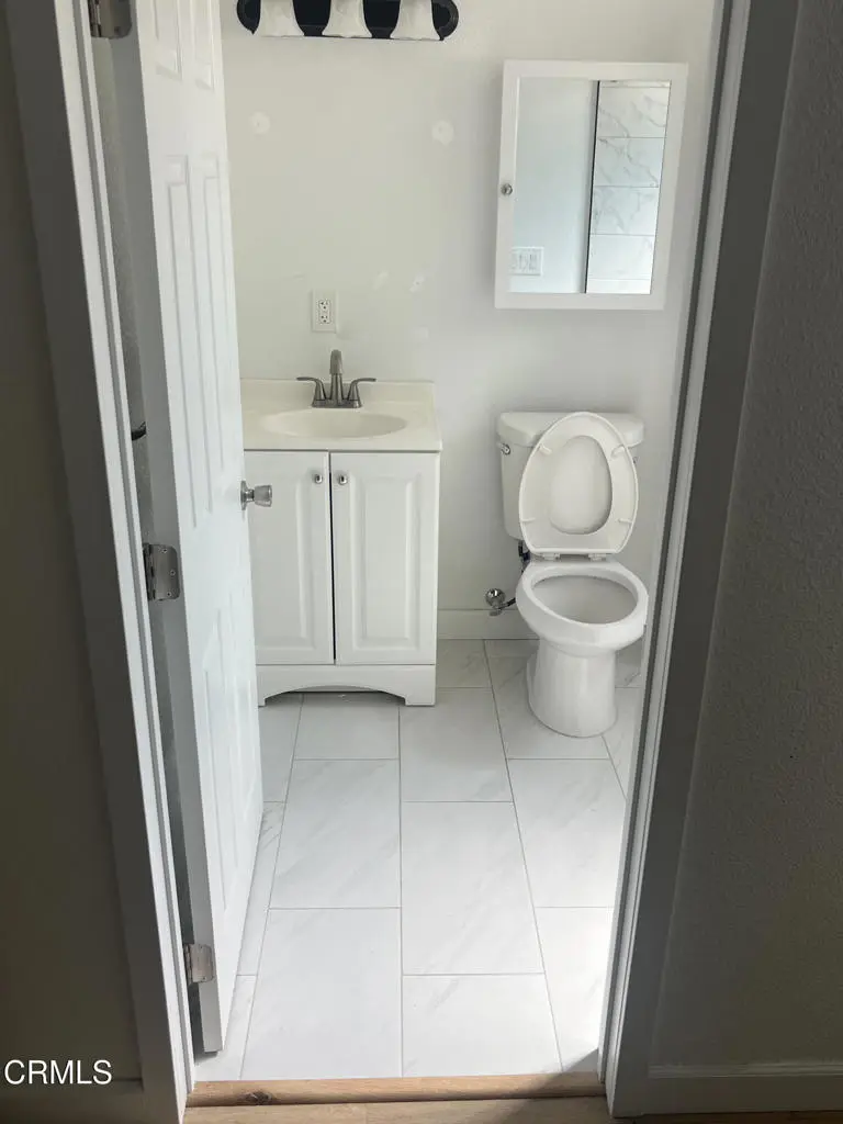 2100 Oneida Place 2, Oxnard, CA — listing photo 1