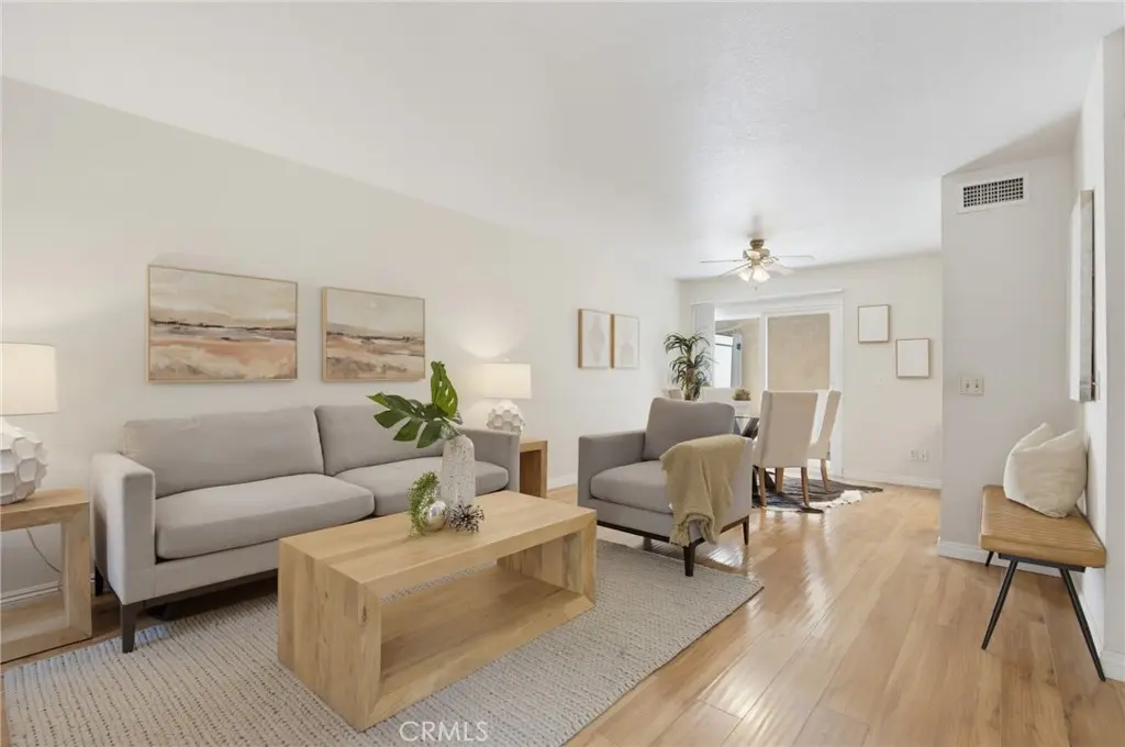 77 N Michigan Avenue 15, Pasadena, CA — listing photo 1
