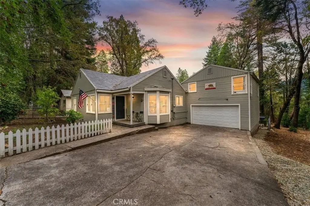 4312 Hemlock, Dunsmuir, CA — listing photo 1