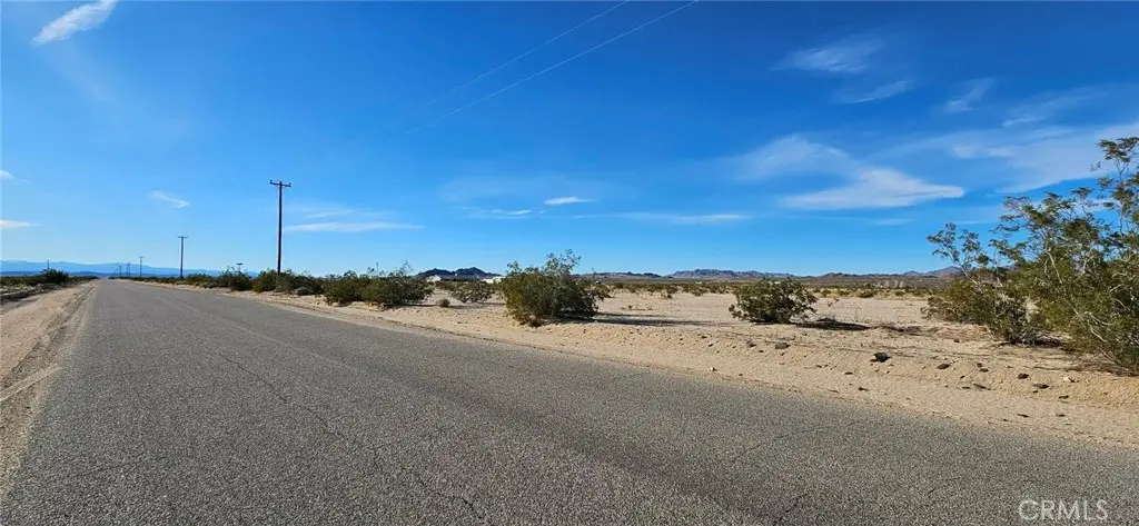 800 Valle Vista Rd., 29 Palms, CA — listing photo 1
