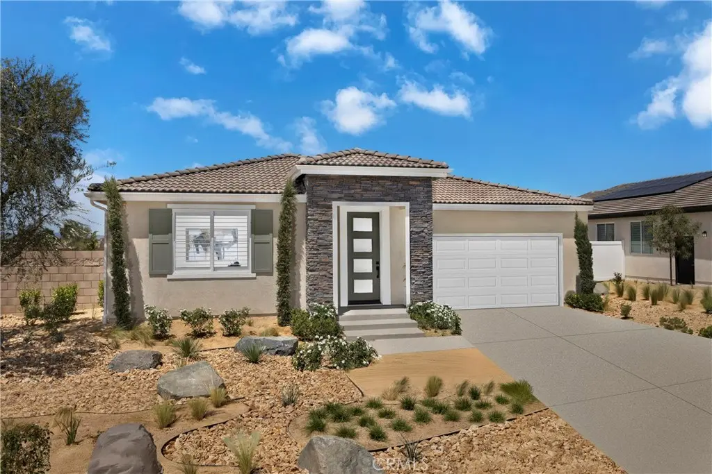 1561 E Holguin Street, Lancaster, CA — listing photo 1