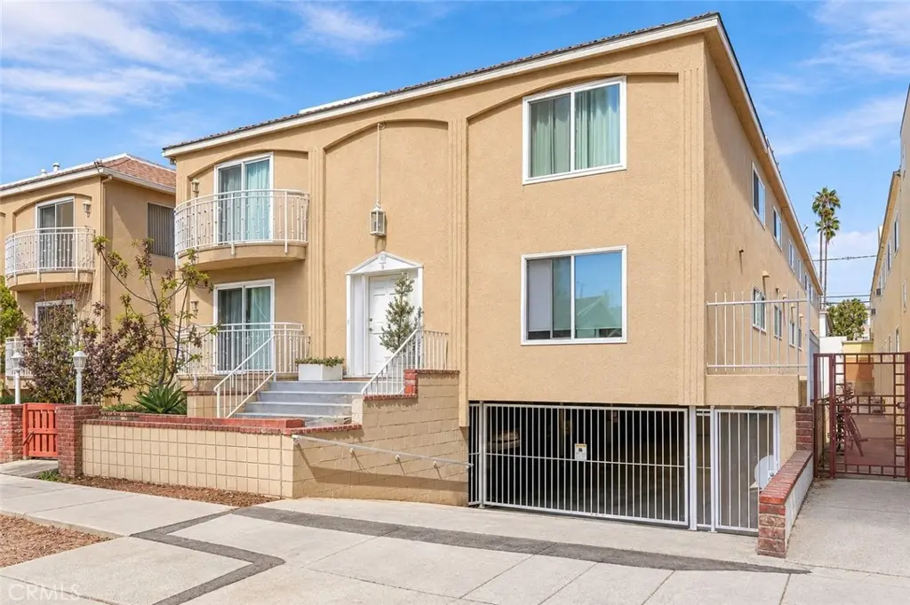 933 11th Street 9, Santa Monica, CA — listing photo 1