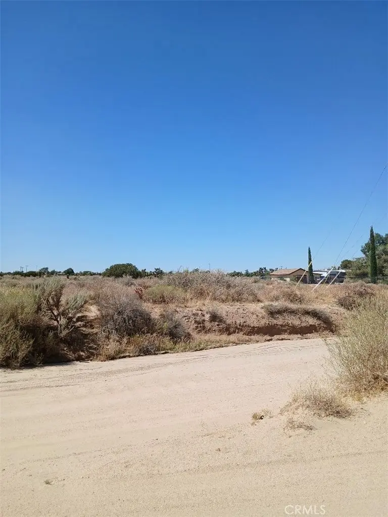 10082 Eaby Road, Phelan, CA — listing photo 1