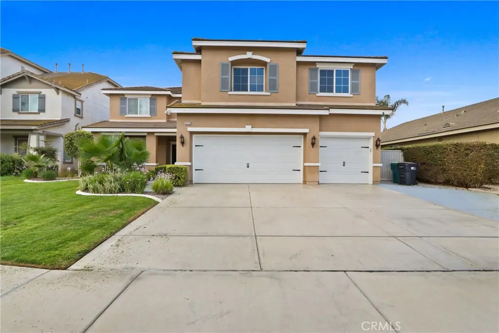 Residential Lease for rent at 13713 Turf Paradise, Eastvale, Riverside County, CA featuring 5 beds and 4 baths