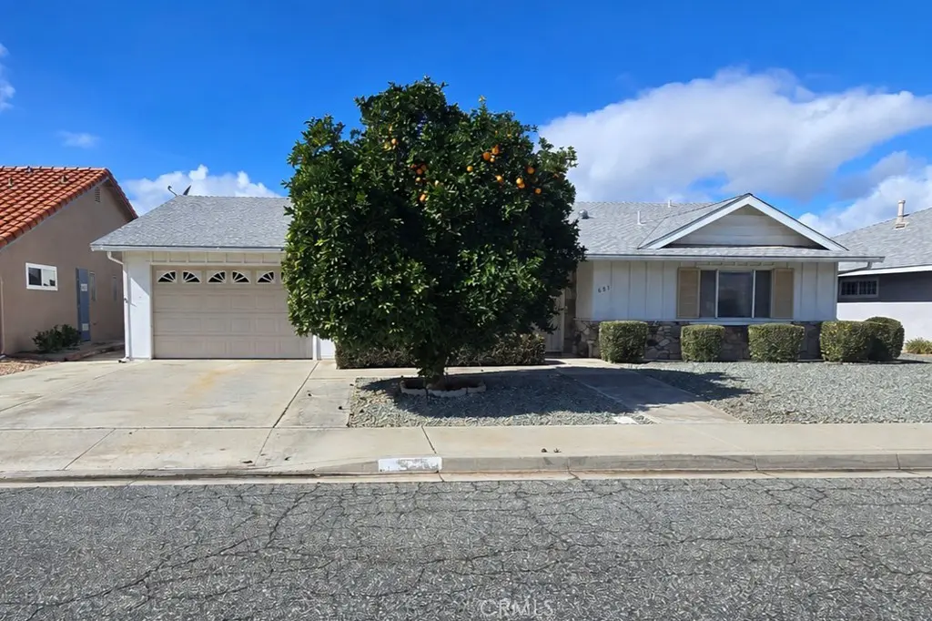 681 Palomar, Hemet, CA — listing photo 1