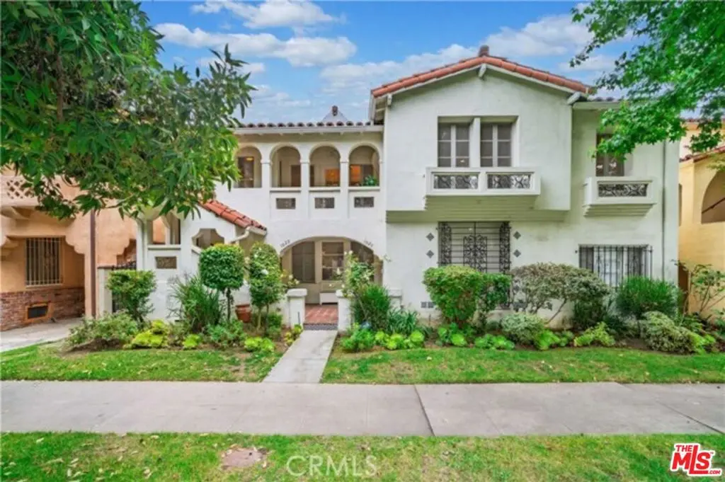 Condominium for rent at 1026 S Crescent Heights Boulevard, Los Angeles, CA featuring 3 beds and 2 baths