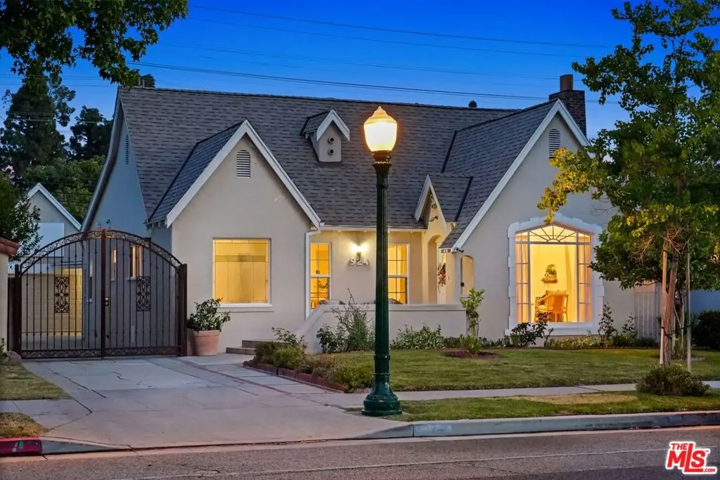 Single Family Residence for sale at 924 E Glenoaks Boulevard, Glendale, CA featuring 4 beds and 4 baths