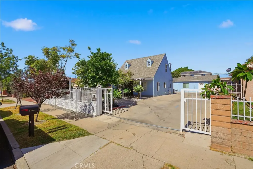13737 Mercer, Pacoima, CA — listing photo 1