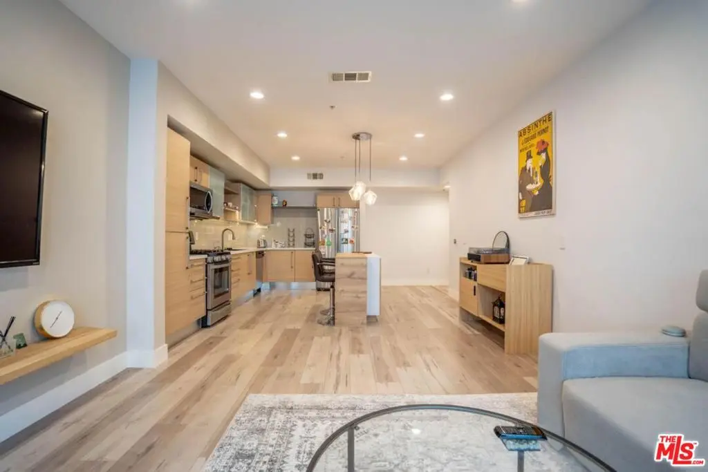 Condominium for rent at 1234 Wilshire Boulevard 330, Los Angeles, CA featuring 1 bed and 1 bath