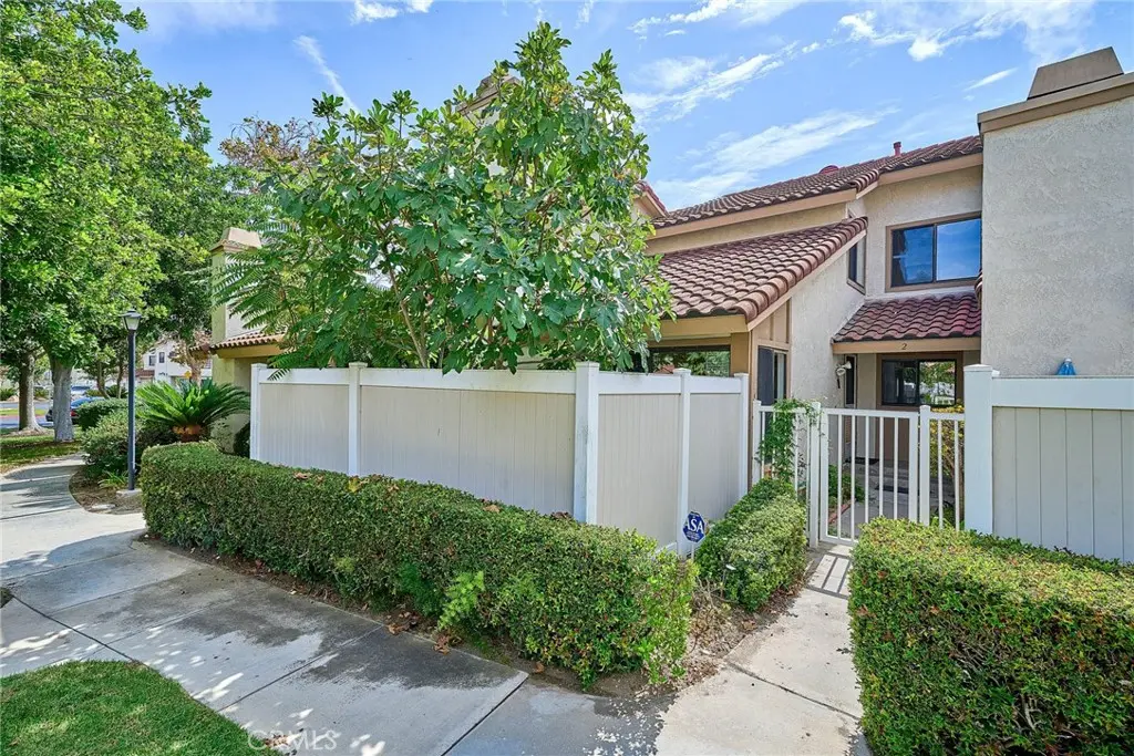 Townhouse for rent at 22810 Chardonnay 2, Diamond Bar, CA featuring 3 beds and 3 baths