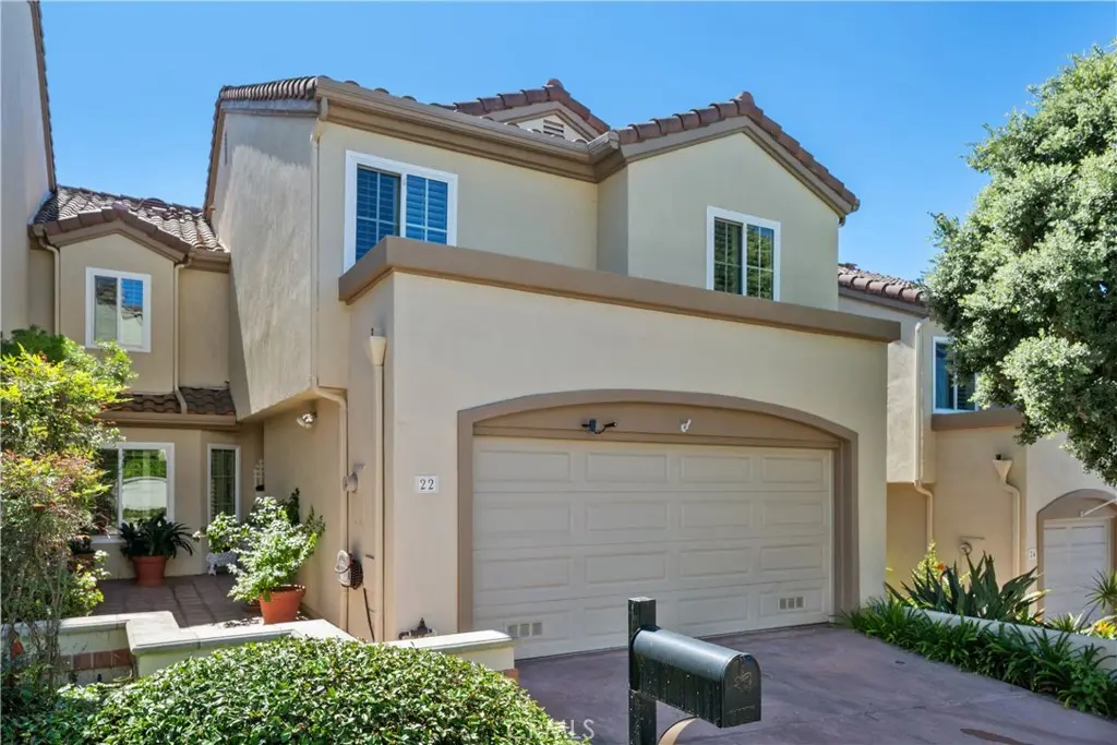 Townhouse for rent at 22 Via Capri, Rancho Palos Verdes, CA featuring 3 beds and 3 baths