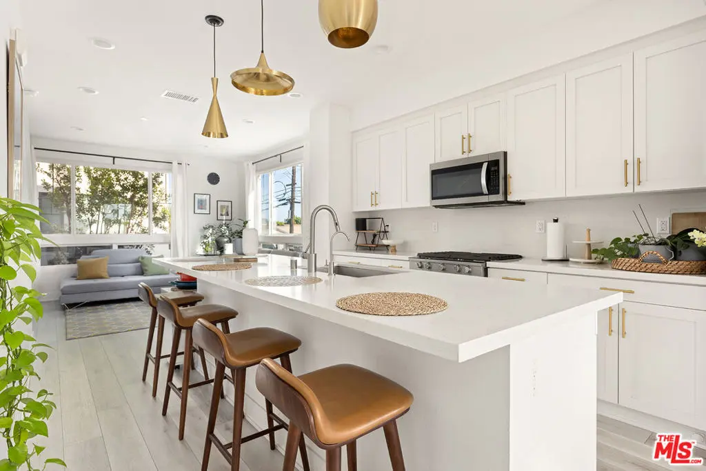 Condominium for rent at 2931 Exposition Place 1, Los Angeles, CA featuring 3 beds and 4 baths