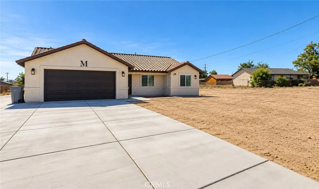 9243 Manteca, Hesperia, CA — listing photo 1