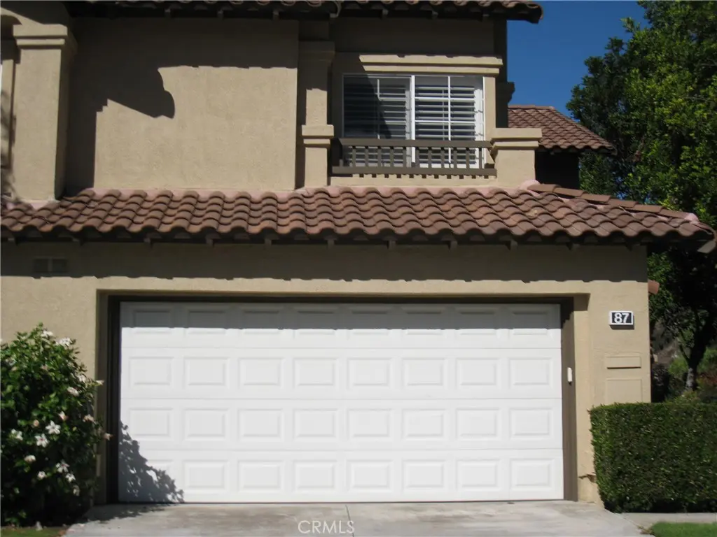 Condominium for sale at 87 Fuente, Rancho Santa Margarita, CA featuring 3 beds and 3 baths