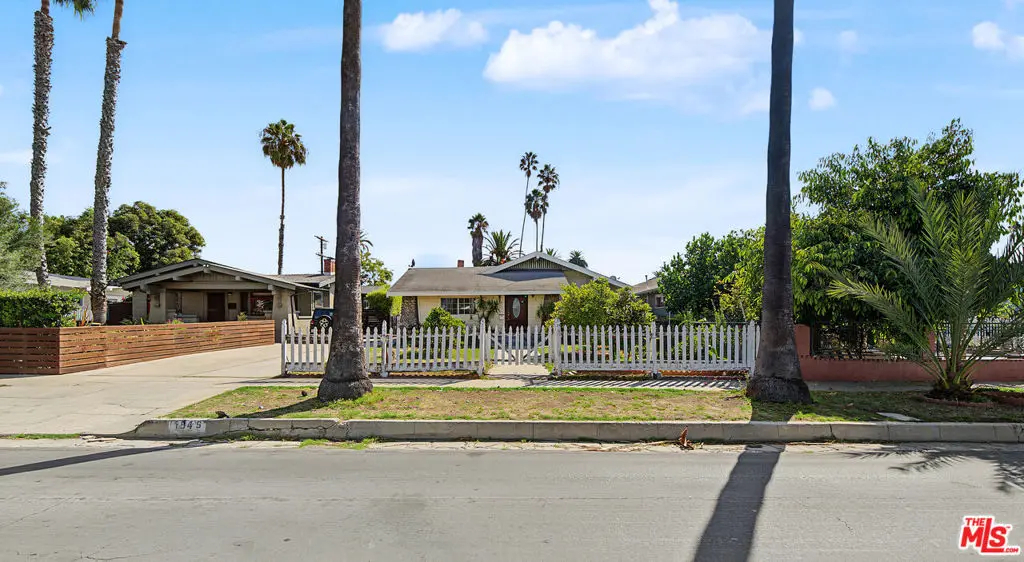 154 S Hobart Boulevard, Los Angeles, CA — listing photo 1