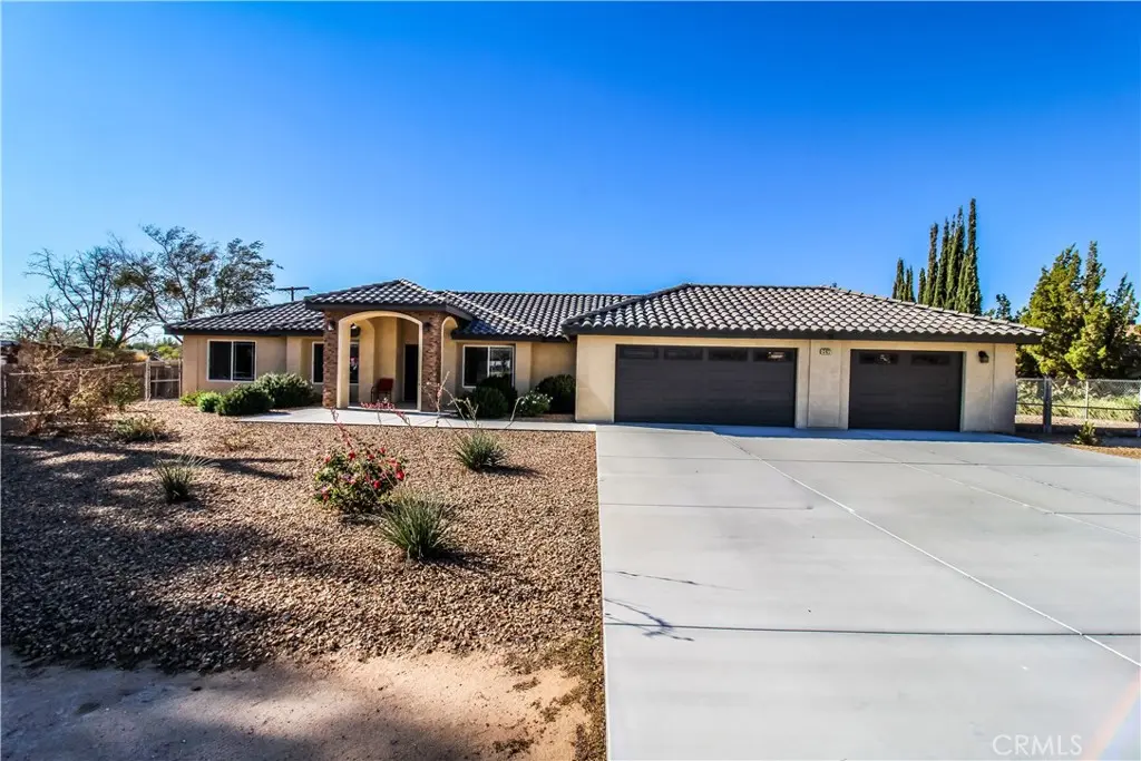 13922 Jicarilla Road, Apple Valley, CA — listing photo 1