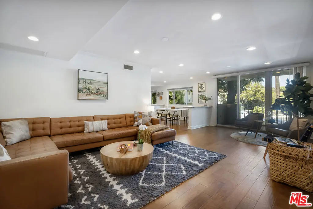 330 W California Boulevard 101, Pasadena, CA — listing photo 1